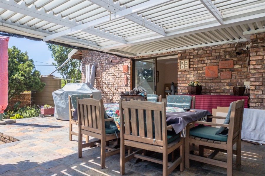 4 Bedroom Property for Sale in Groenvallei Western Cape